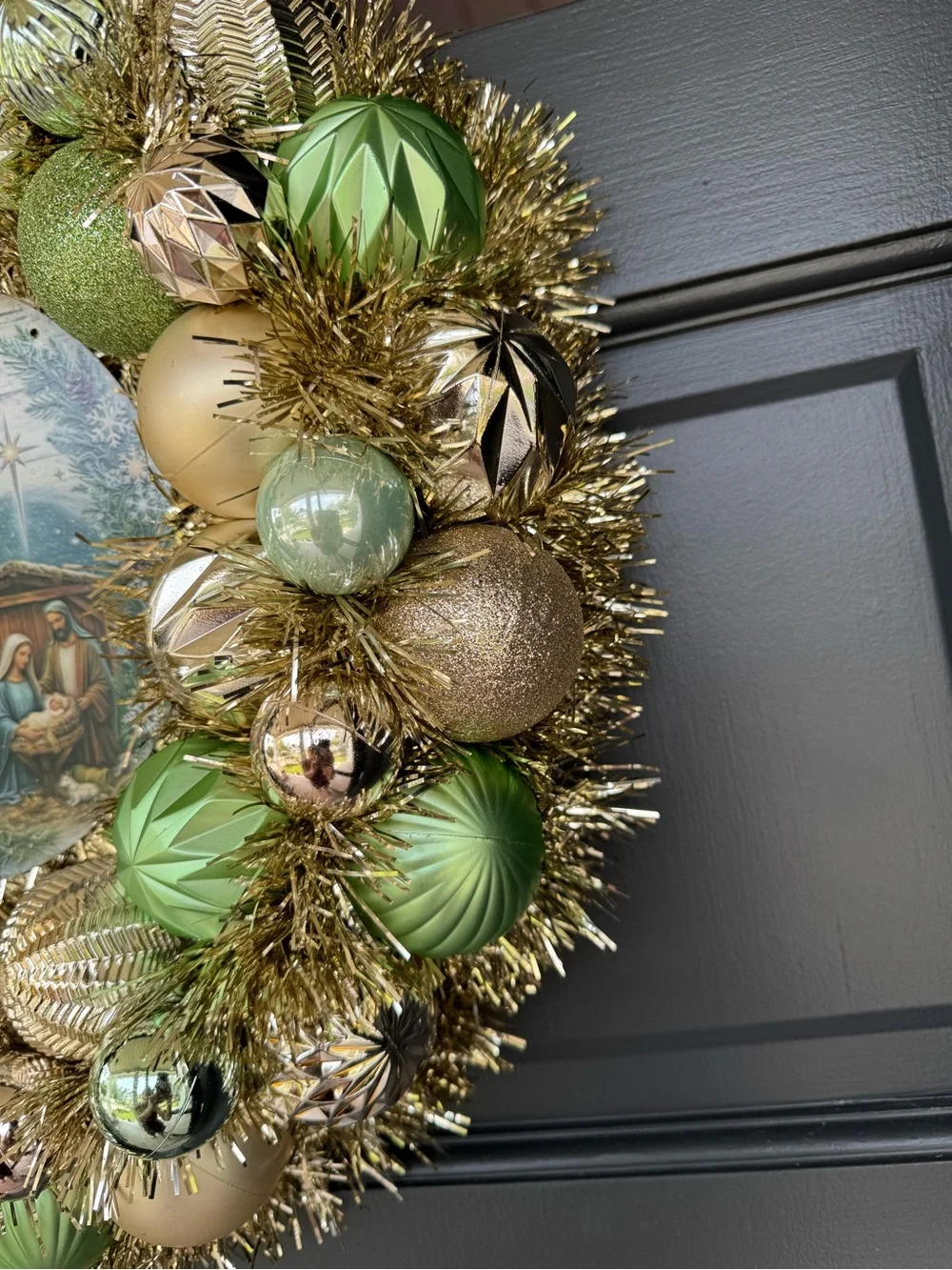 Green and Gold Christmas Wreath with Nativity Centerpiece